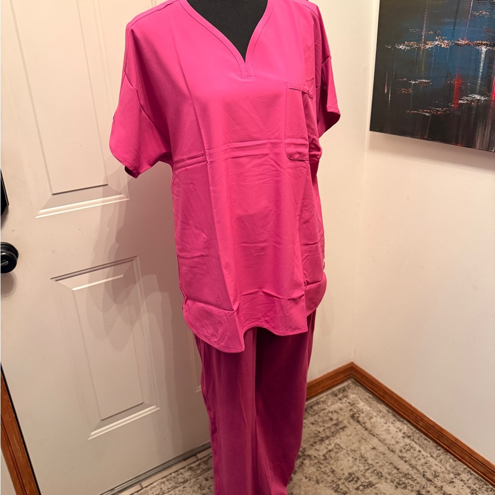 NWT Women's Wink Raspberry Scrubs